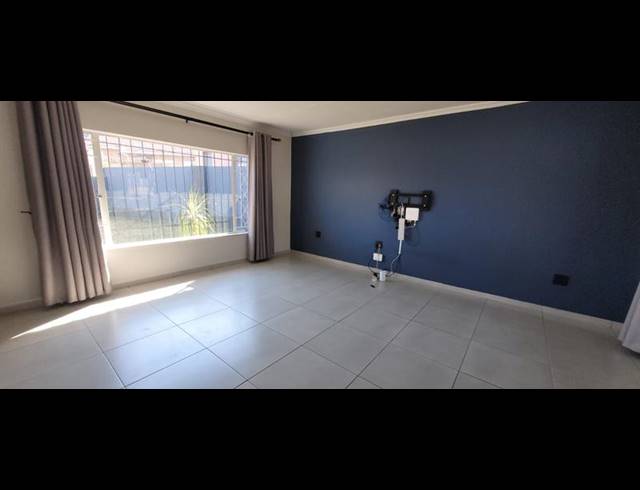 3 BEDROOM HOUSE FOR SALE IN MULBARTON